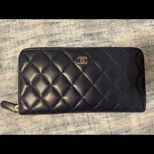 Chanel Zipper Wallet (navy) (Lower price with EMT)